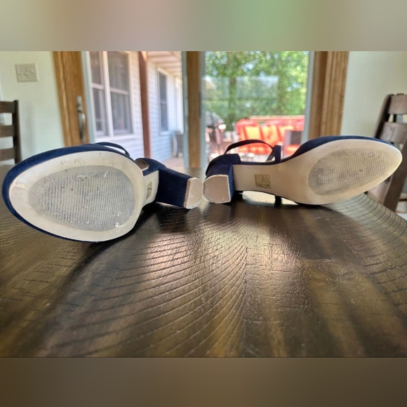 navy high heels sz 11 - Picture 3 of 3